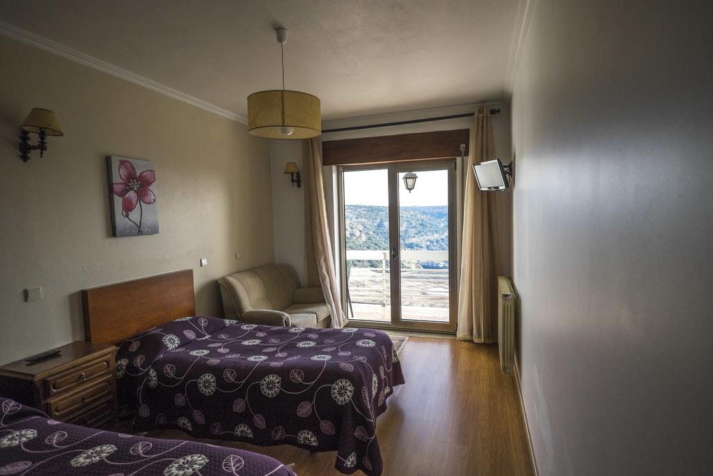 Flor Do Douro - Comercio E Hotelaria, Lda Міранда-ду-Дору Екстер'єр фото